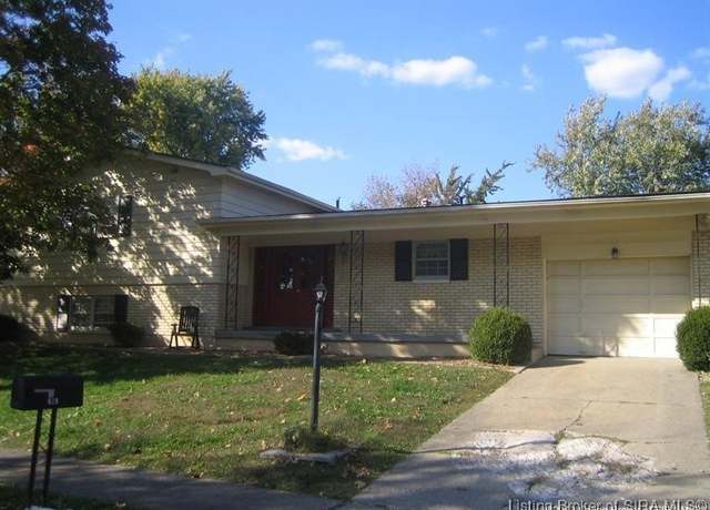 Property at 929 Pennwood Dr, New Albany, IN 47150, 4 beds, 3 baths