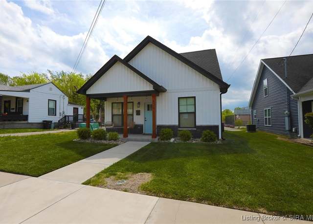 Property at 624 E 7th St, Jeffersonville, IN 47130, 3 beds, 2 baths