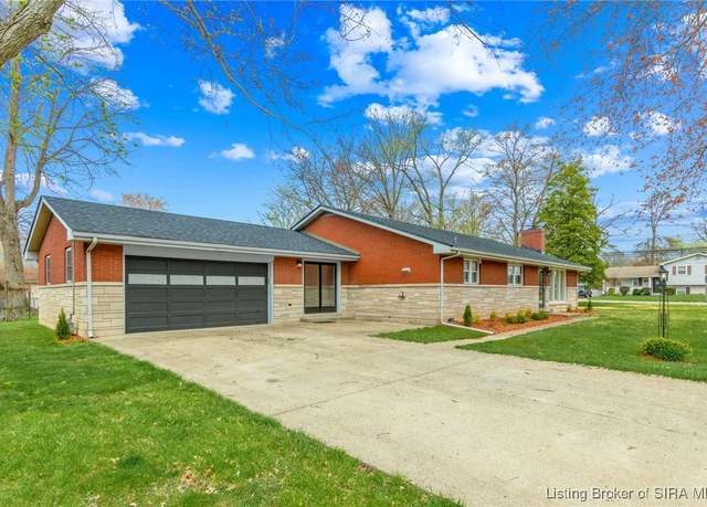 Property at 1019 Sherwood Dr, New Albany, IN 47150, 3 beds, 2.5 baths