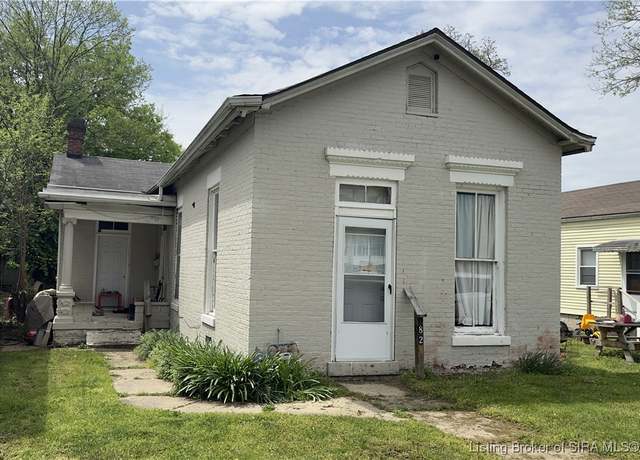 Property at 823 Meigs Ave, Jeffersonville, IN 47130, 3 beds, 1 bath