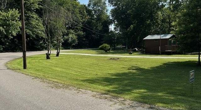 Photo of 250 W Main St, Pekin, IN 47165