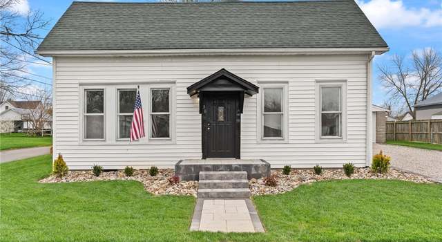 Photo of 30 S Water St, Pekin, IN 47165