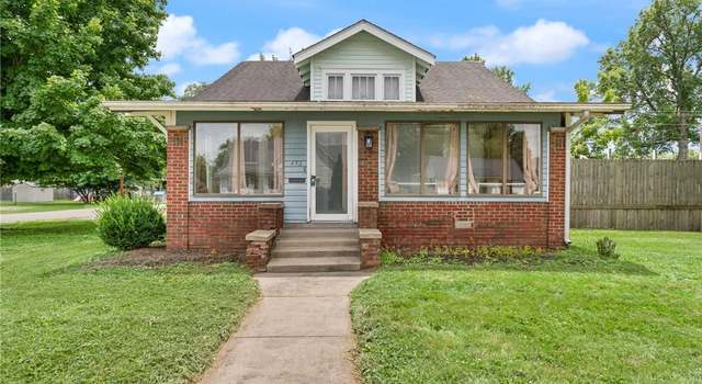 Photo of 453 W Walnut St, Scottsburg, IN 47170