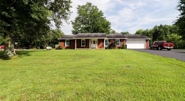 Photo of 812 Henryville Bluelick Rd, Henryville, IN 47126