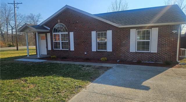 Photo of 603 W Kristie Ave, Pekin, IN 47165