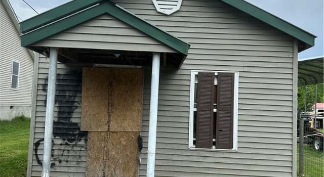 Photo of 206 Front St, Henryville, IN 47126