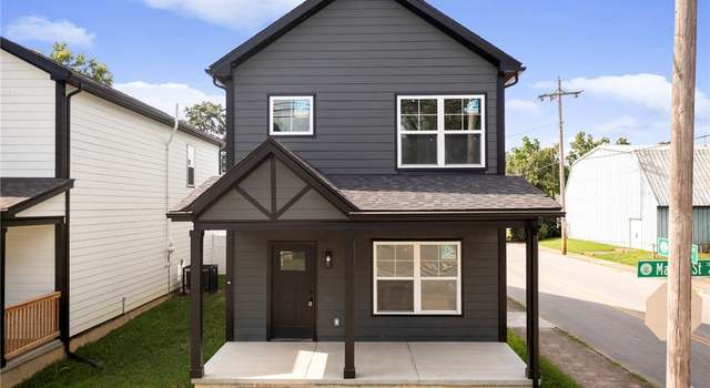 Photo of 702 W Market St, New Albany, IN 47150
