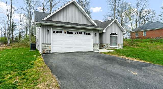 Photo of 1030 Woodland Ave, Corydon, IN 47112