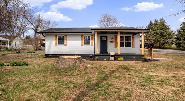 Photo of 904 Utica Sellersburg Rd, Jeffersonville, IN 47130