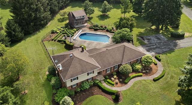 Photo of 131 E Eastern Hills Blvd, Salem, IN 47167