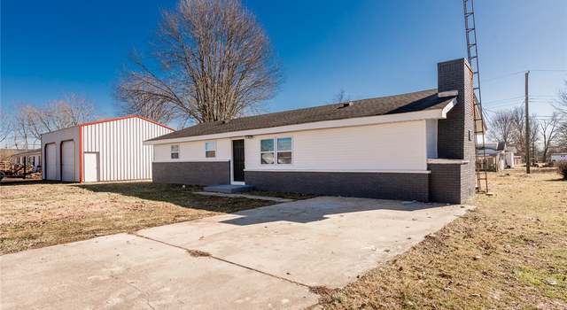 Photo of 209 W Bard St, Crothersville, IN 47229