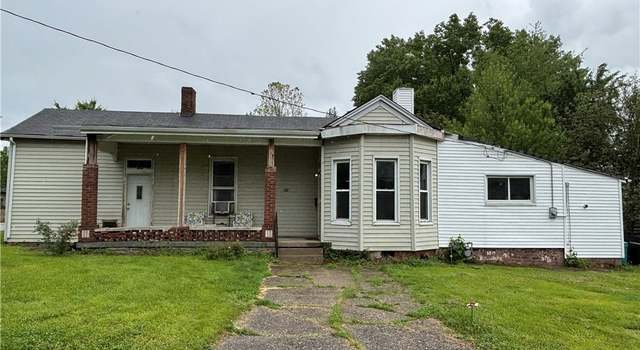 Photo of 839 Walnut St, Jeffersonville, IN 47130