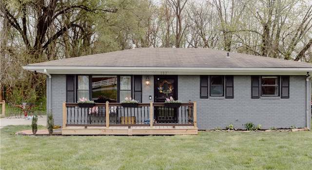 Photo of 103 E Loma Vista Dr, Jeffersonville, IN 47130