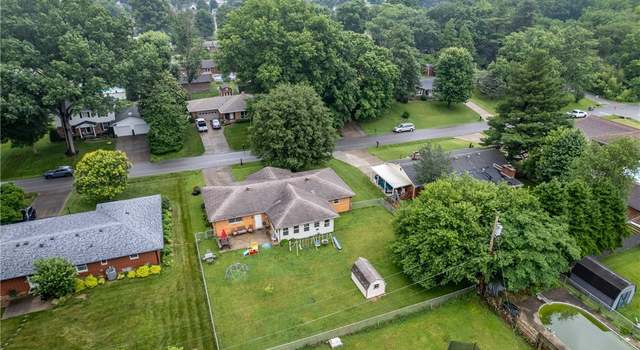 Photo of 408 Lancassange Dr, Jeffersonville, IN 47130