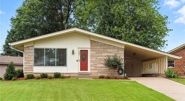 Photo of 701 Parkwood Dr, Clarksville, IN 47129
