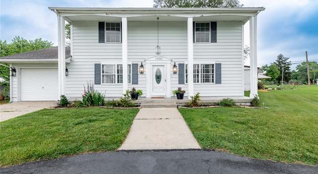 Photo of 1700 Tennyson Dr, Clarksville, IN 47129