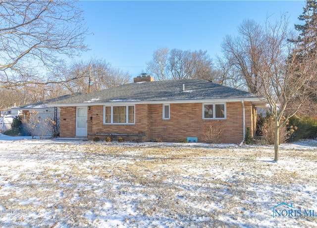 Property at 2307 Green Valley Dr, Toledo, OH 43614, 3 beds, 1.5 baths