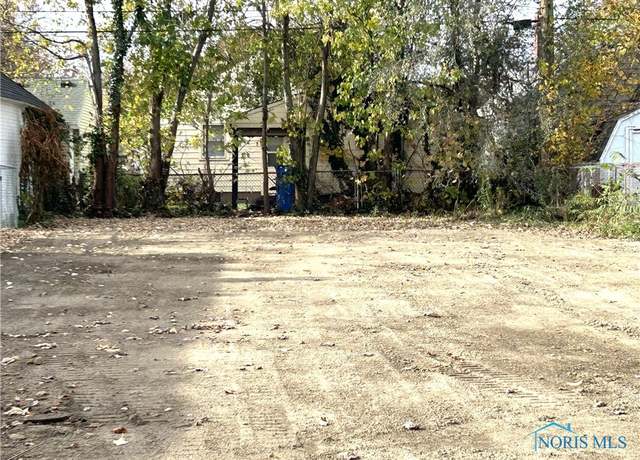 Property at 4429 Fairview Dr, Toledo, OH 43612