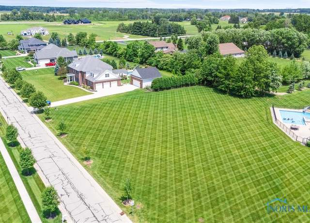 Property at 5801 Hamptons Dr, Monclova, OH 43542