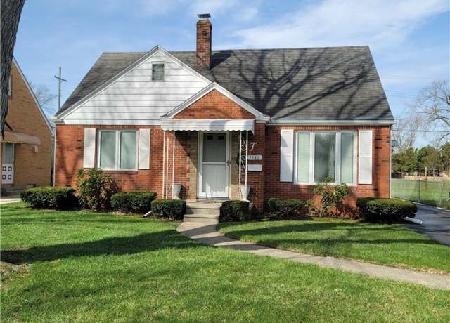 Property at 1540 Charmaine Dr, Toledo, OH 43614, 3 beds, 3 baths