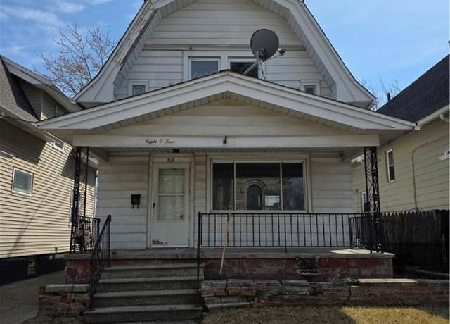 Property at 804 6th St, Toledo, OH 43605, 3 beds, 1 bath
