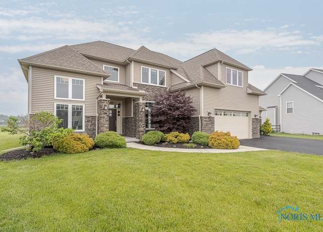 Property at 2902 Woods Edge Rd, Perrysburg, OH 43551, 4 beds, 3.5 baths