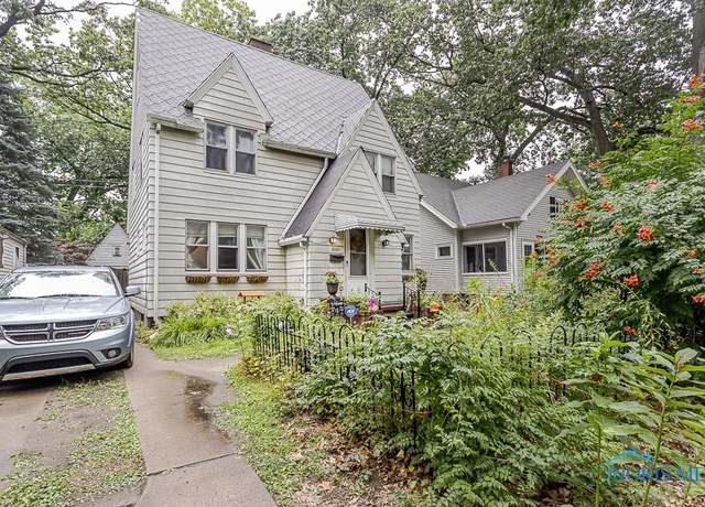 Property at 2560 Charlestown Ave, Toledo, OH 43613, 3 beds, 1.5 baths