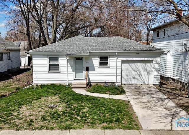 Property at 1912 Fairfax Rd, Toledo, OH 43613, 3 beds, 1 bath