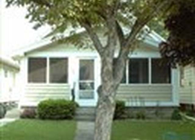 Property at 1738 Berkshire Pl, Toledo, OH 43613, 2 beds, 1 bath