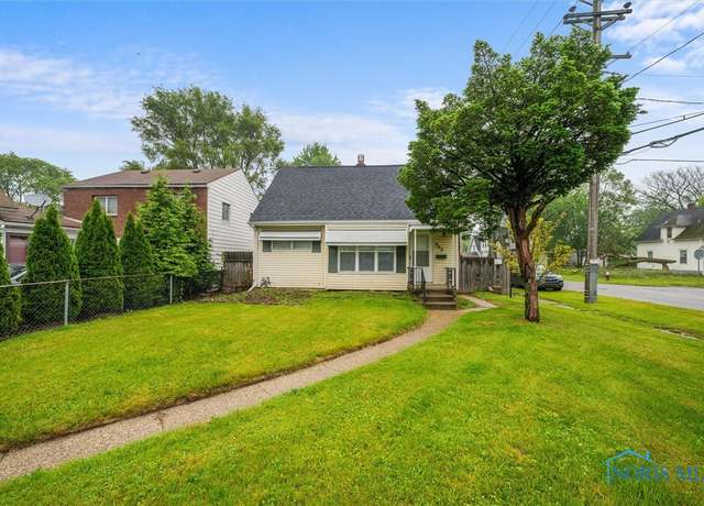 Property at 902 Coventry Ave, Toledo, OH 43607, 3 beds, 2 baths