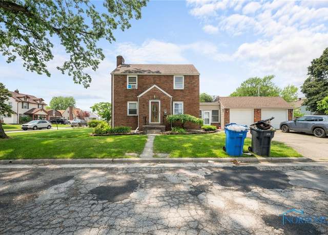 Property at 734 Waybridge Rd, Toledo, OH 43612, 2 beds, 1.5 baths