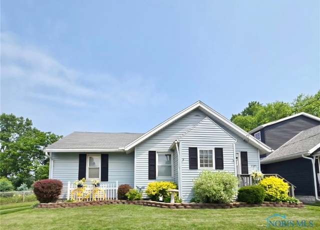 Property at 2128 Airline Ave, Toledo, OH 43609, 3 beds, 1 bath