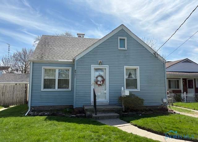 Property at 2551 Pershing Dr, Toledo, OH 43613, 3 beds, 1 bath