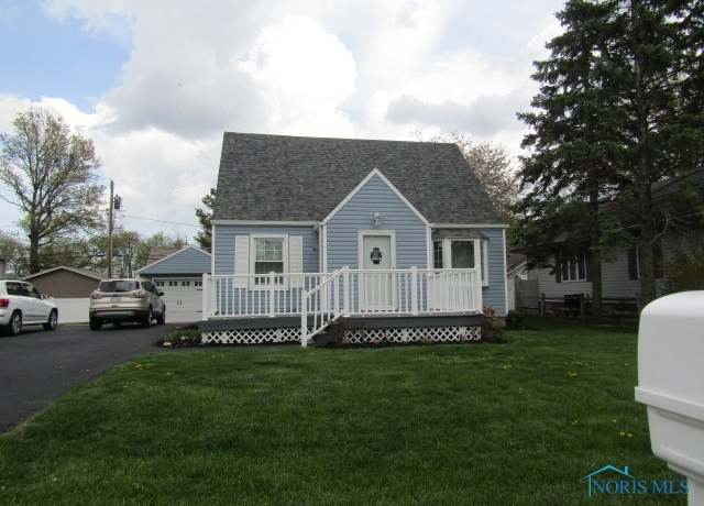 Property at 2042 Woodcrest Dr, Oregon, OH 43616, 3 beds, 2 baths