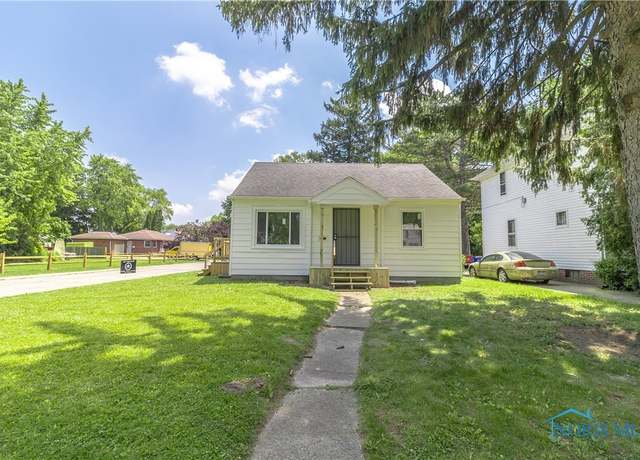 Property at 926 Searles Rd, Toledo, OH 43607, 4 beds, 2 baths