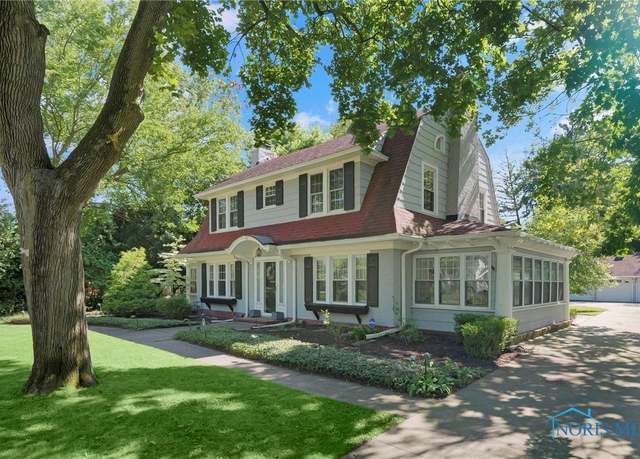 Property at 369 Colony Rd, Rossford, OH 43460, 4 beds, 2 baths
