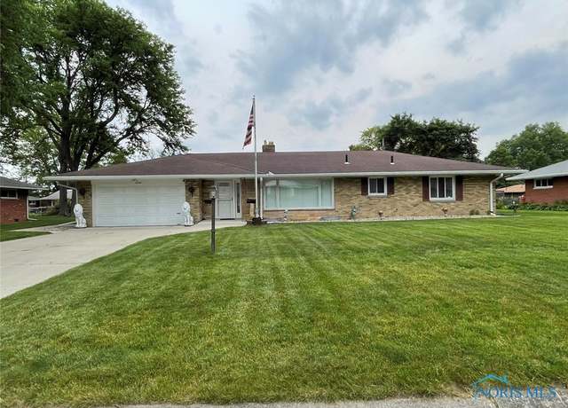 Property at 3545 Denise Dr, Toledo, OH 43614, 3 beds, 1.5 baths