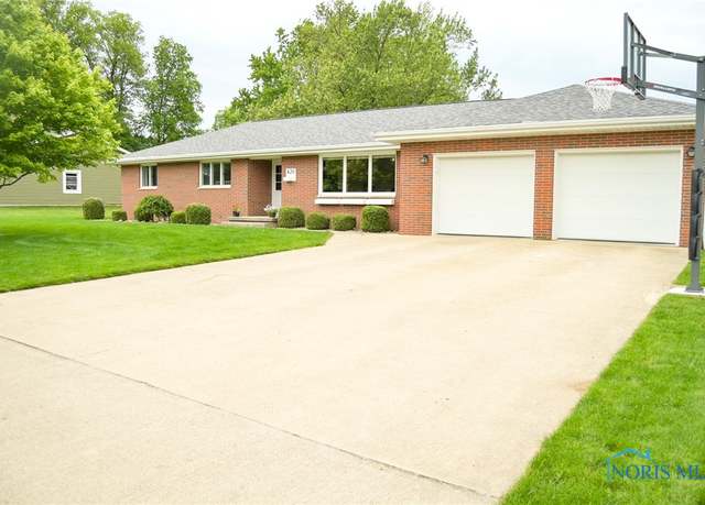 Property at 420 W South St, Bryan, OH 43506, 4 beds, 2 baths