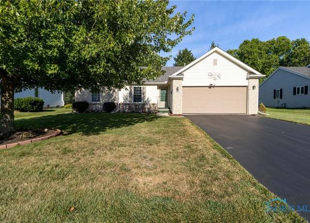 Property at 1683 Henthorne Dr, Maumee, OH 43537, 3 beds, 2 baths
