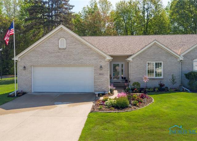 Property at 2044 Silverpine Ct, Toledo, OH 43615, 3 beds, 2 baths