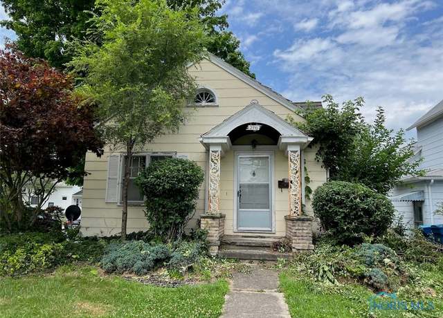 Property at 216 S Buchanan St, Fremont, OH 43420, 2 beds, 1 bath