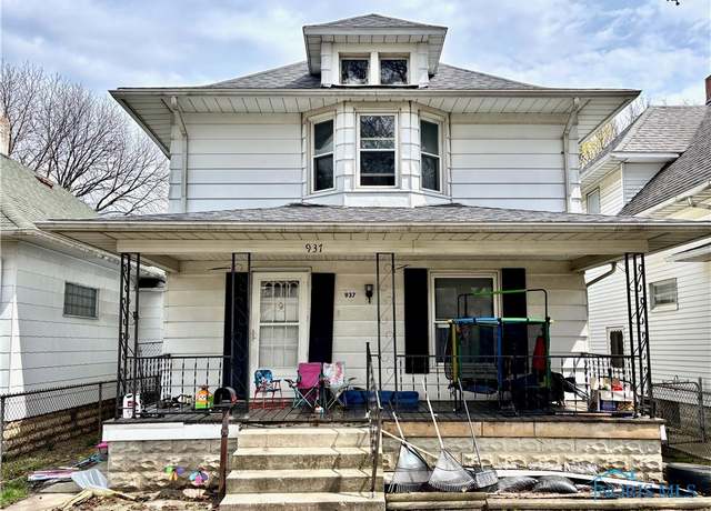 Property at 937 Berry St, Toledo, OH 43605, 3 beds, 1 bath