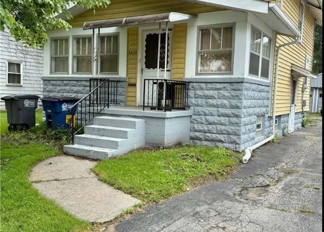 Property at 5455 Douglas Rd, Toledo, OH 43613, 3 beds, 1 bath
