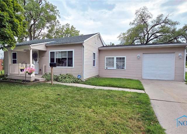 Property at 1377 Kirk St, Toledo, OH 43614, 3 beds, 1 bath
