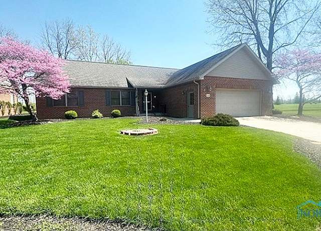 Property at 1360 Muirfield Pl, Fostoria, OH 44830, 3 beds, 2 baths