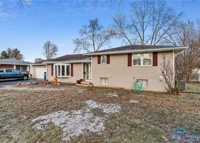 Property at 615 Lincolnshire Ln, Findlay, OH 45840, 4 beds, 2 baths