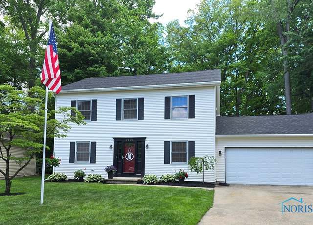 Property at 1949 Pinedale Dr, Toledo, OH 43613, 4 beds, 2.5 baths