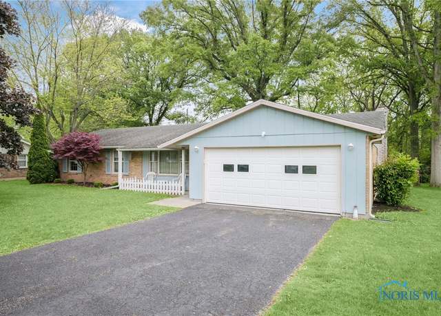 Property at 1205 Glen Meadow Dr, Findlay, OH 45840, 3 beds, 2 baths