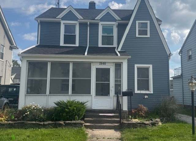 Property at 2846 111th St, Toledo, OH 43611, 3 beds, 1.5 baths