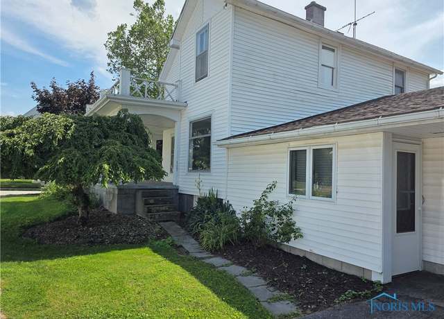 Property at 234 W Chestnut St, Wauseon, OH 43567, 3 beds, 2 baths